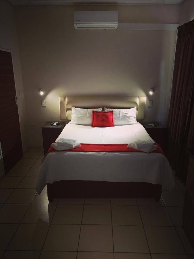 Aaa Rose Garden Guesthouse Mookgophong Exterior photo