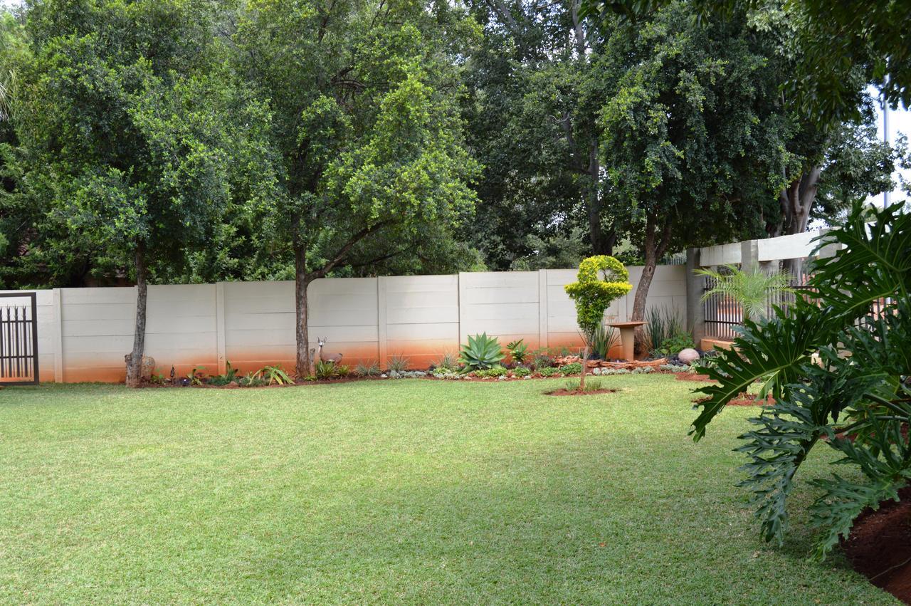 Aaa Rose Garden Guesthouse Mookgophong Exterior photo
